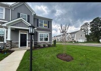 Building Photo - 927 Scott Ter