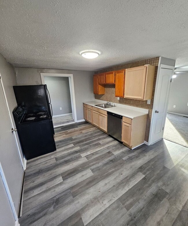 Building Photo - Hill Haven 2-Bedroom Home – Updated Kitchen & Outdoor Spaces