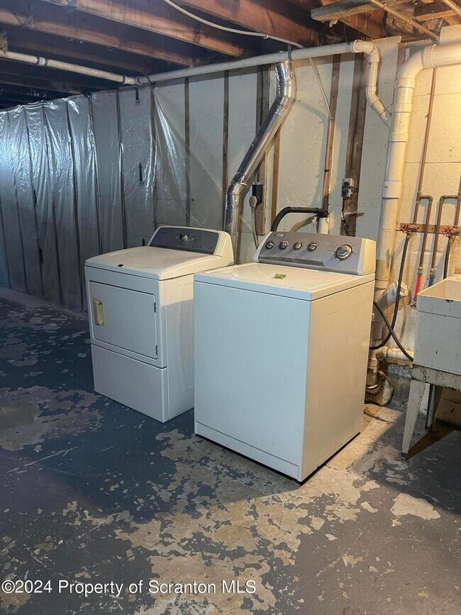 Building Photo - 7 Bruno Dr