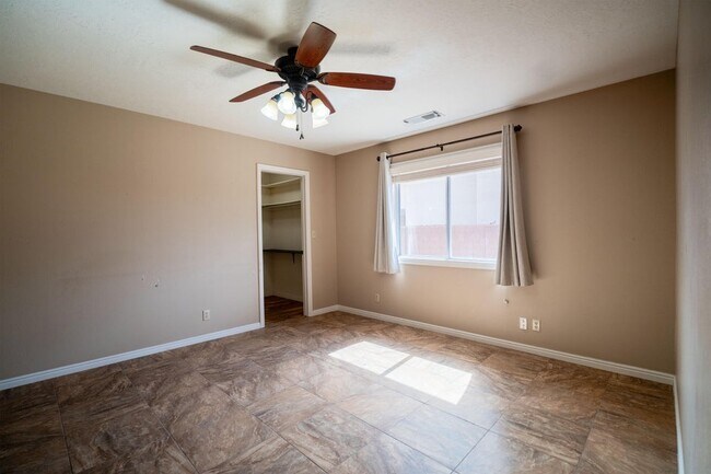 Building Photo - 984 Larkspur Rd