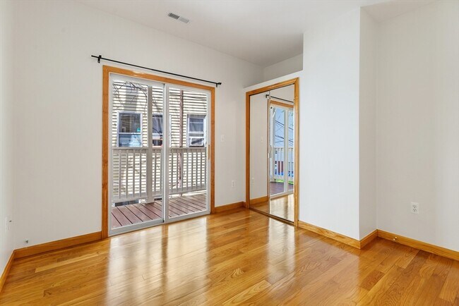 Building Photo - 609-611-611 Dorchester Ave