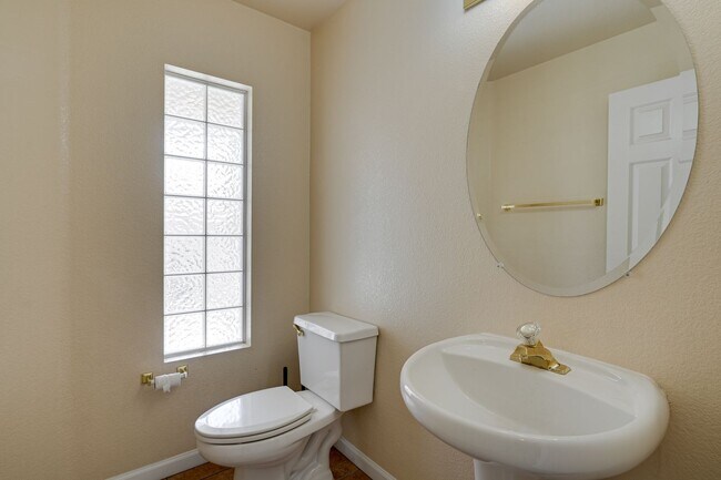 Building Photo - Beautiful 3-Bedroom Home In Summerlin!