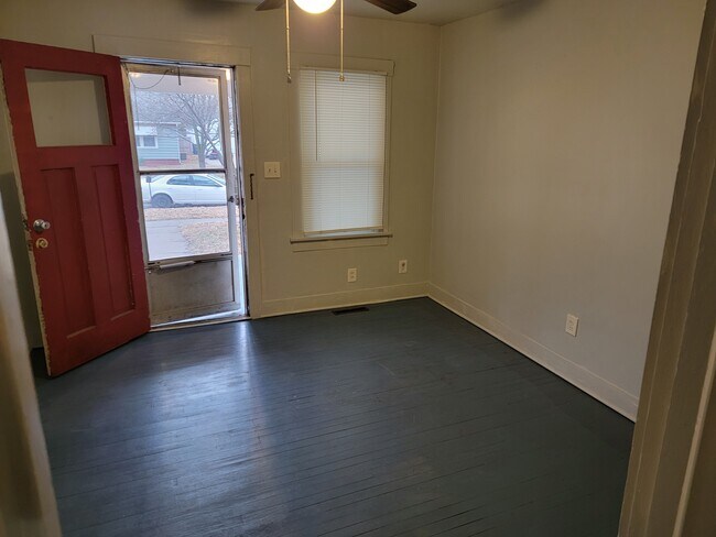 Building Photo - 623 N Topeka St