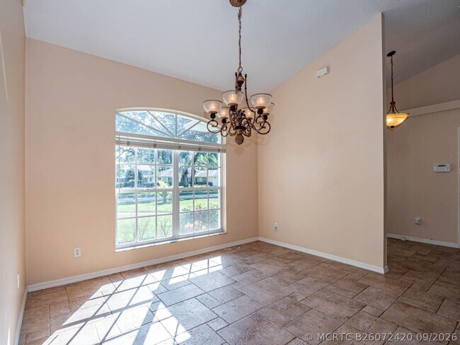 Building Photo - 141 39th Dr