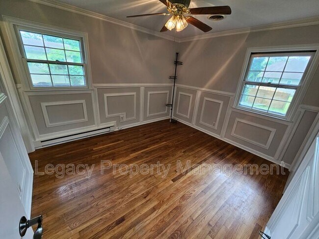 Building Photo - 3700 Miller Dr