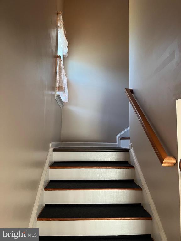 Building Photo - 199 Rumbling Rock Rd