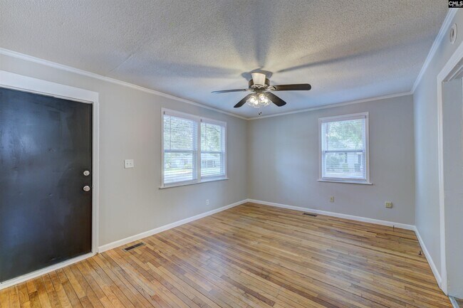 Building Photo - 3819 Prentice Ave