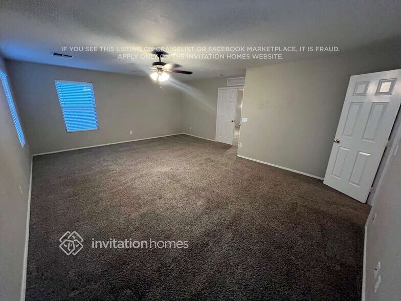 Building Photo - 8923 E Pampa Ave