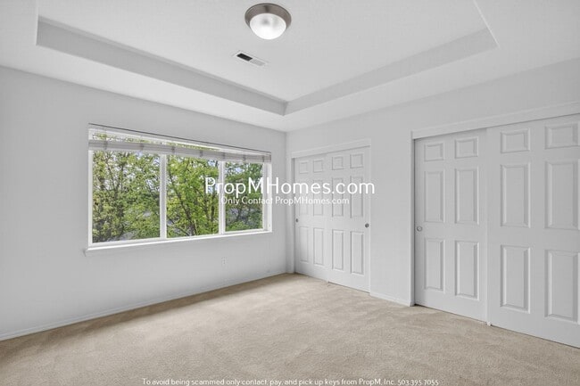 Building Photo - Spacious Three Bedroom Townhome in the Heart of Beaverton!