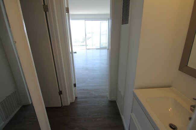 Building Photo - 3111 4th St