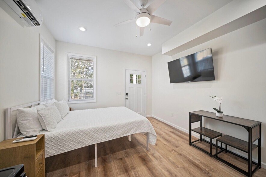 Building Photo - 5069 Peachtree Ave