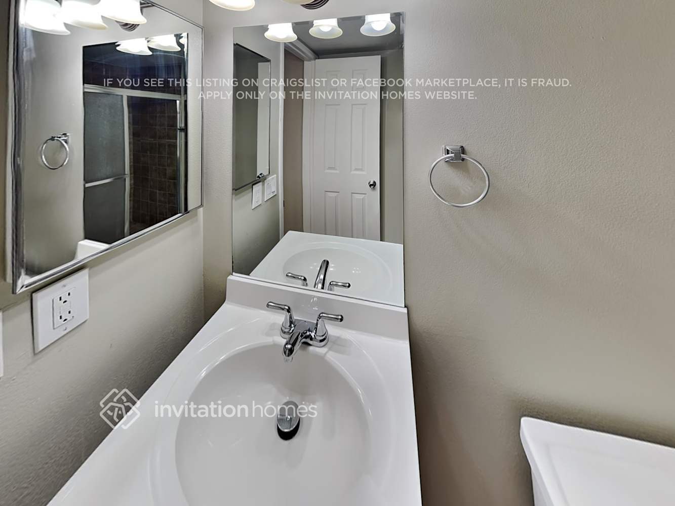 Building Photo - 10902 W Montecito Ave