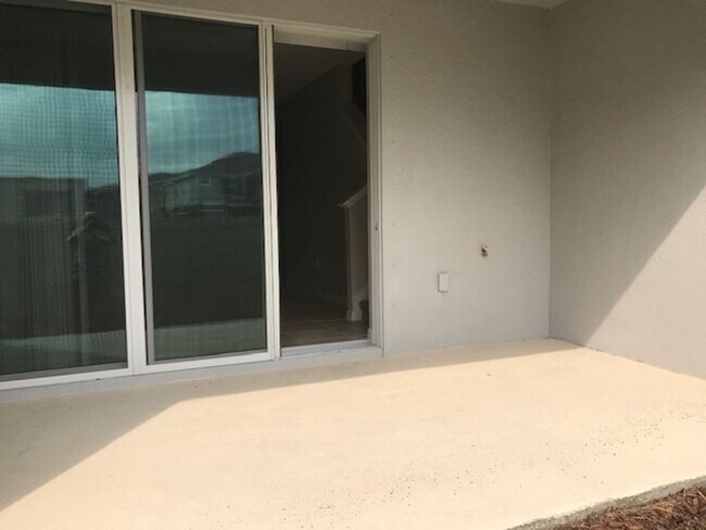 Building Photo - 3/2.5 GATED COMMUNITY - TOWNHOUSE - GREAT SCHOOLS IN PALMER RANCH