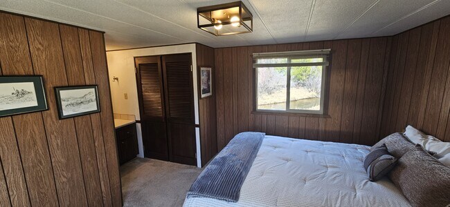 Building Photo - 7 Bert Rd