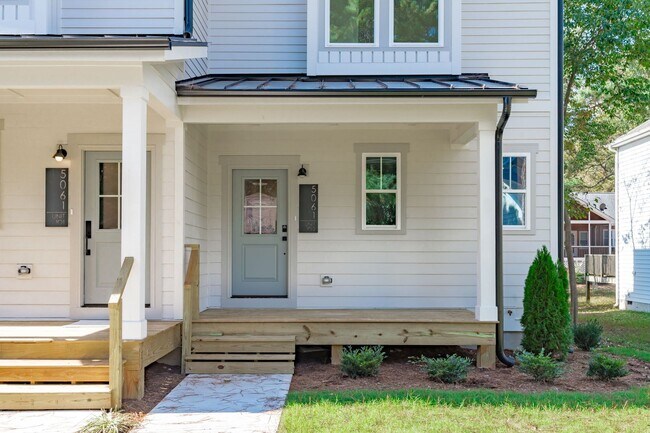 Building Photo - **OFFERING REFUNDABLE APPLICATION FEES & $200 MOVE IN PROMOTION** New Construction 3BD, 3.5BA End...