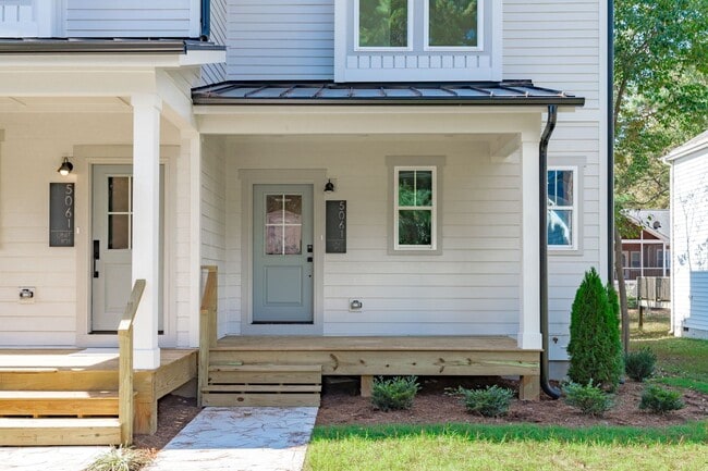 Building Photo - **OFFERING RENT PROMOTION FOR FIRST 6 MONTHS, REFUNDABLE APPLICATION FEES & $200 MOVE IN PROMOTIO...