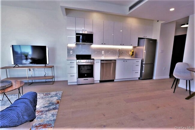 Building Photo - 41-26-41-44 44th St