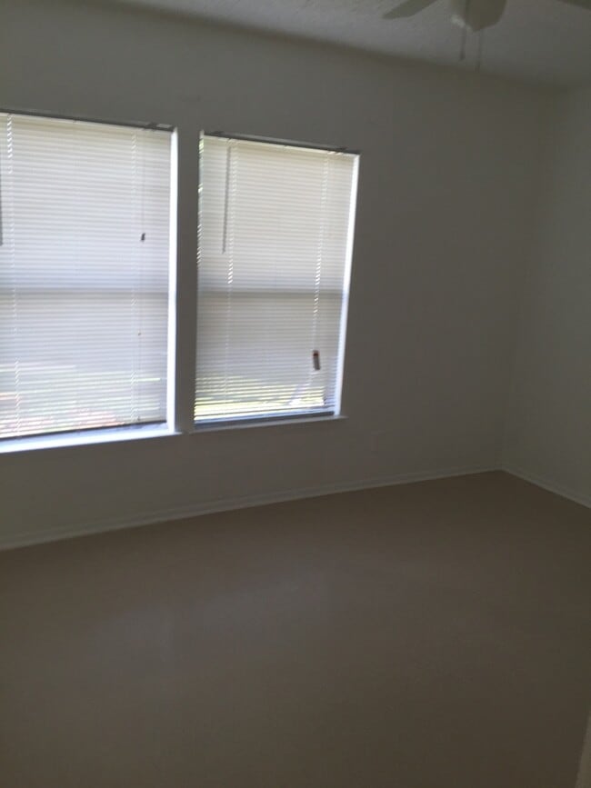 Building Photo - 5843 Glacier Sun Dr.