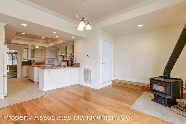 Building Photo - 3 br, 3.5 bath House - 14052 Wings of Morning