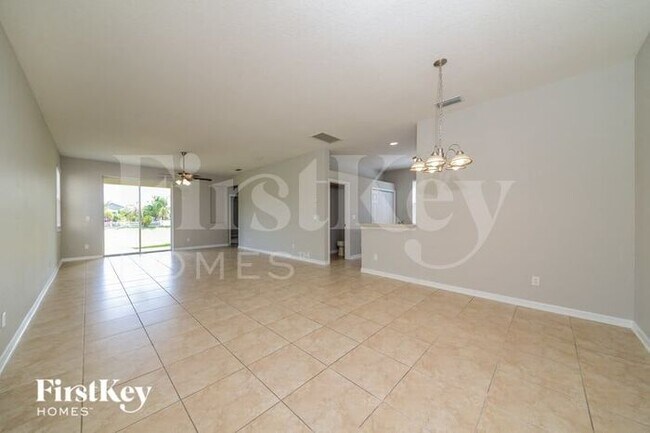 Building Photo - 7228 53rd Pl E