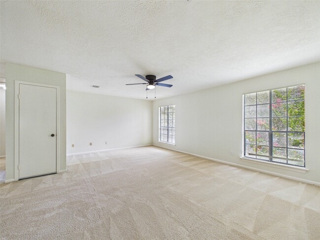 Building Photo - 814 Lochnell Dr