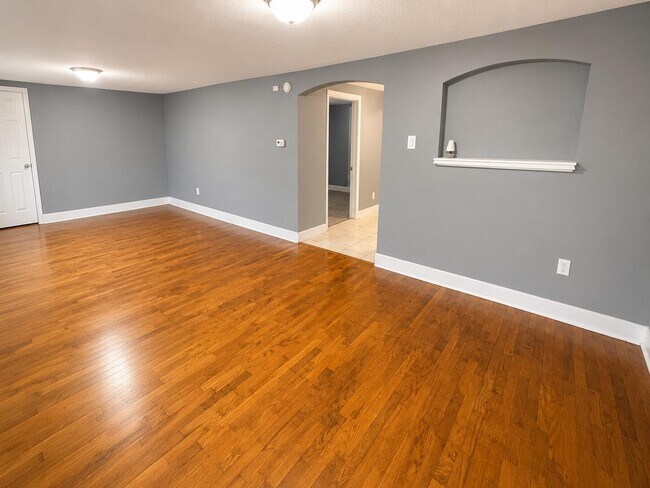 Building Photo - 1308 W Worley St