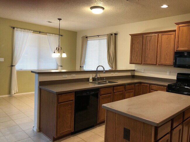 Building Photo - Single Family Home