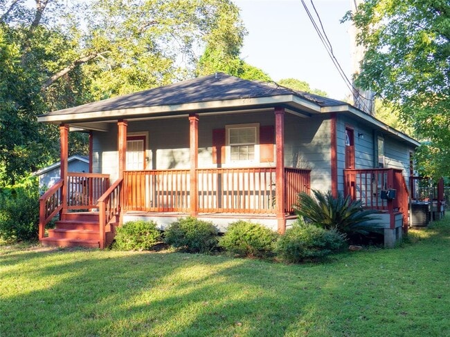 Building Photo - 5706 Tuskegee St