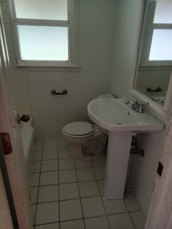 Building Photo - 2417 12th Ave Ct
