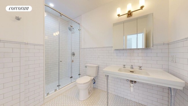 Building Photo - 346 43rd St