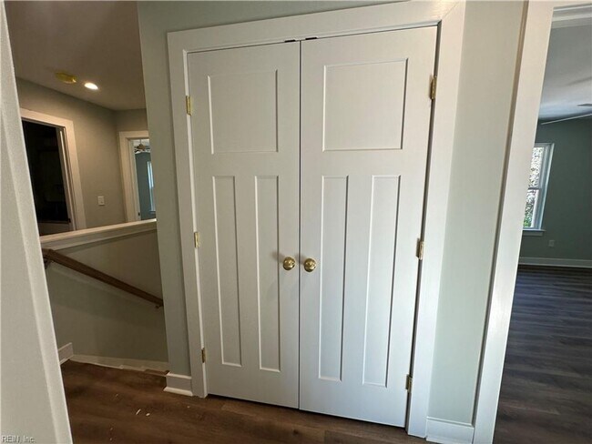 Building Photo - Stunning New Construction in Norview!