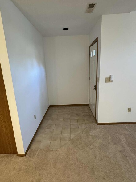 Building Photo - 69 Ashford Dr