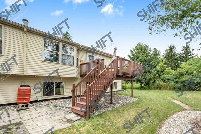 Building Photo - 2688 Walnut Hills Ct - 3 bedroom Kentwood ...