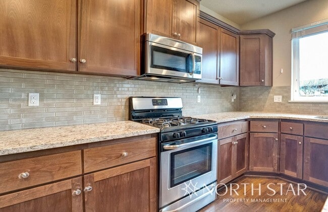 Building Photo - Heritage Crossing Craftsman in Tigard