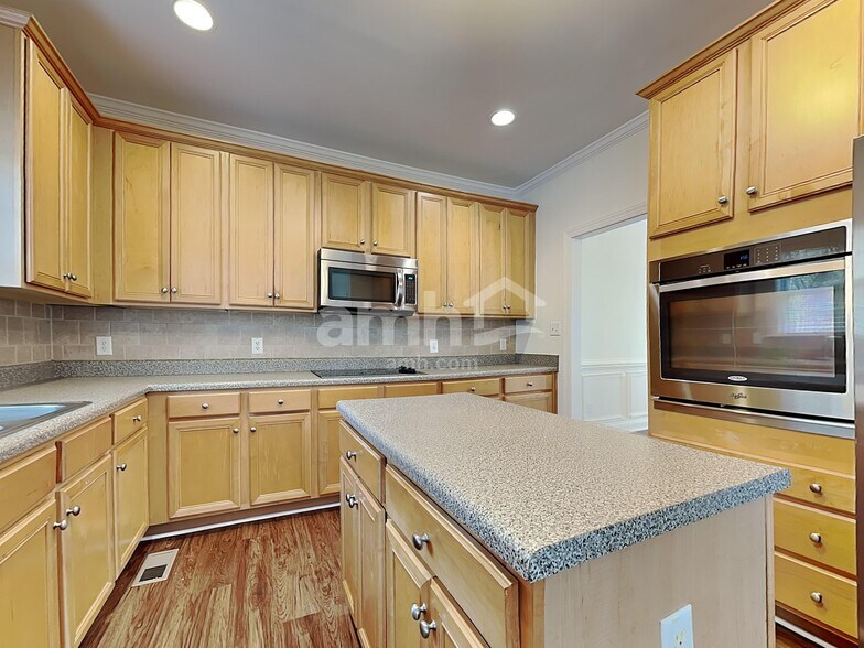 Building Photo - 163 Finley Ct