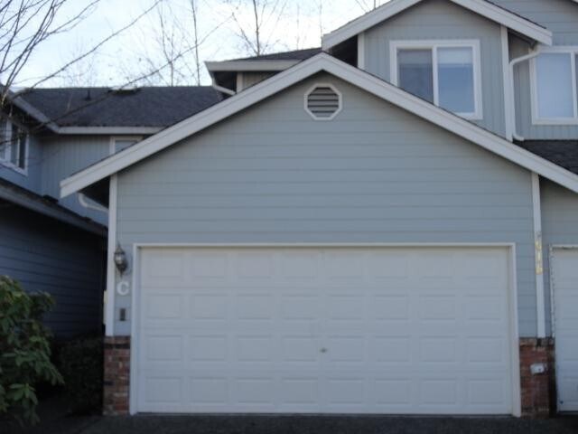 Primary Photo - Bright & Spacious Everett Condo – 3 Bed, 2...