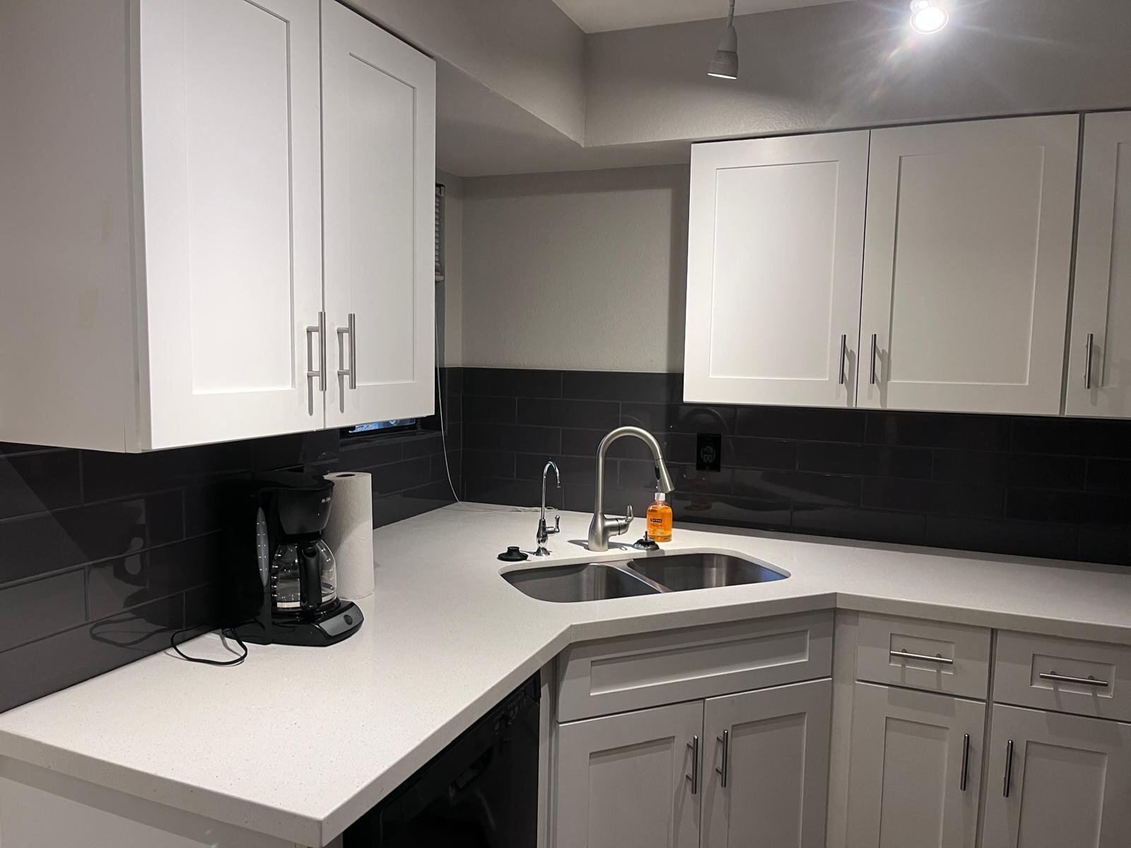 Building Photo - 533 W Guadalupe Rd