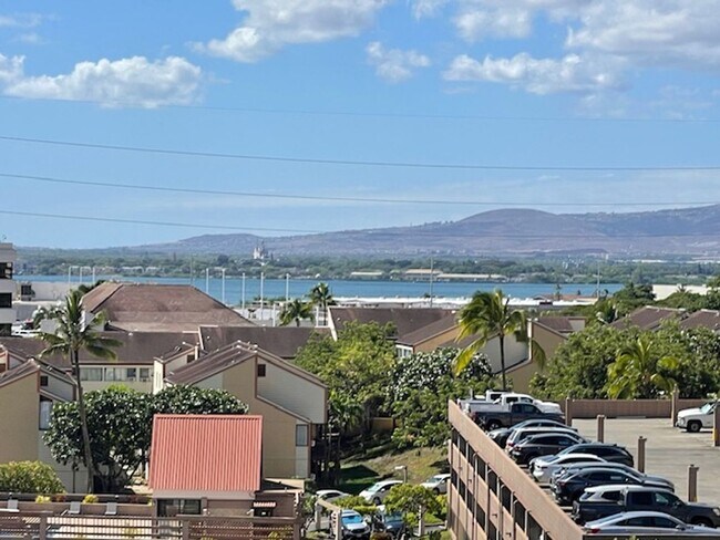 Building Photo - Beautiful 1 bedroom with large lanai & ama...