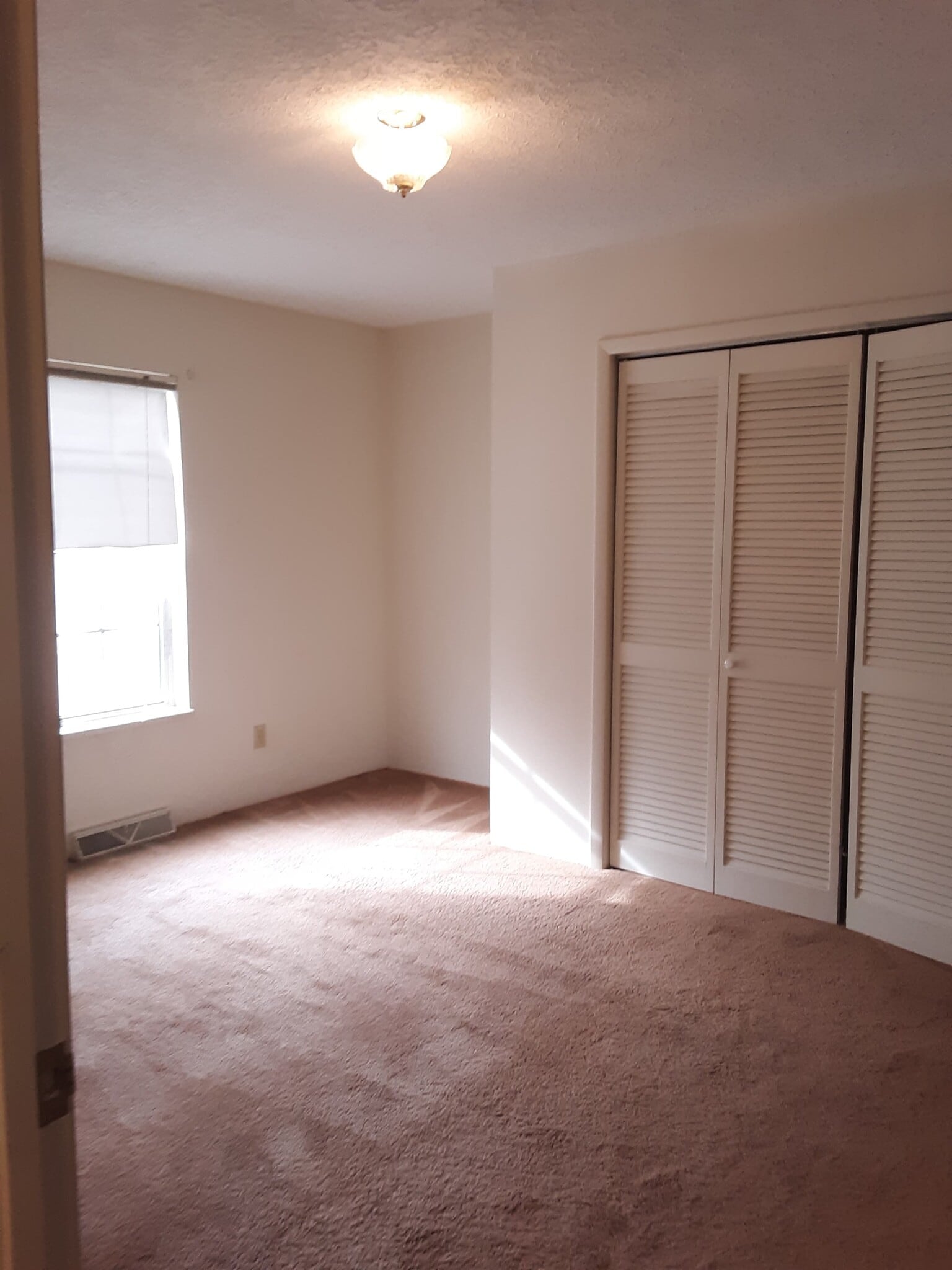 Building Photo - 64 Debra Ln