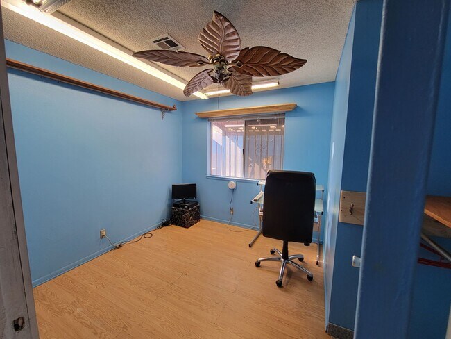 Building Photo - Single story in Montara Est 4 bed/2 full b...