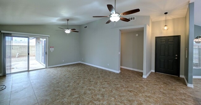 Building Photo - 2 Bedroom Home at The Springs Near E. Chandler Blvd. and S. Cooper Rd