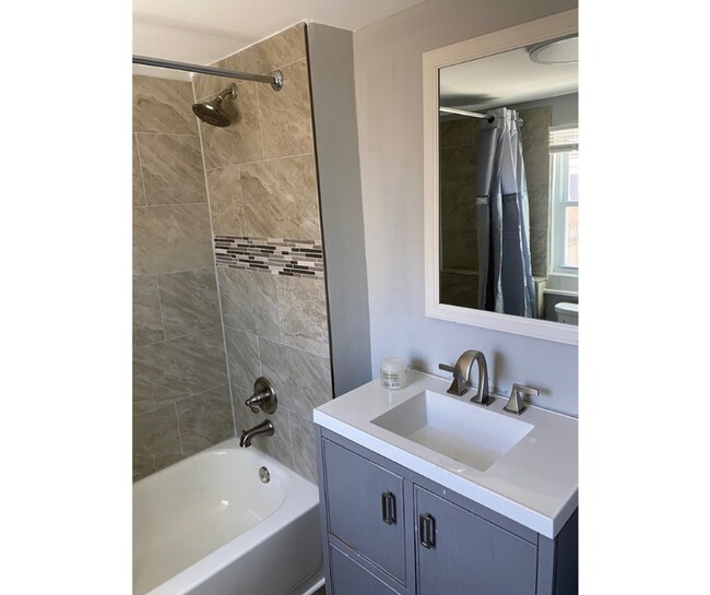 Building Photo - 1255 Sargeant St