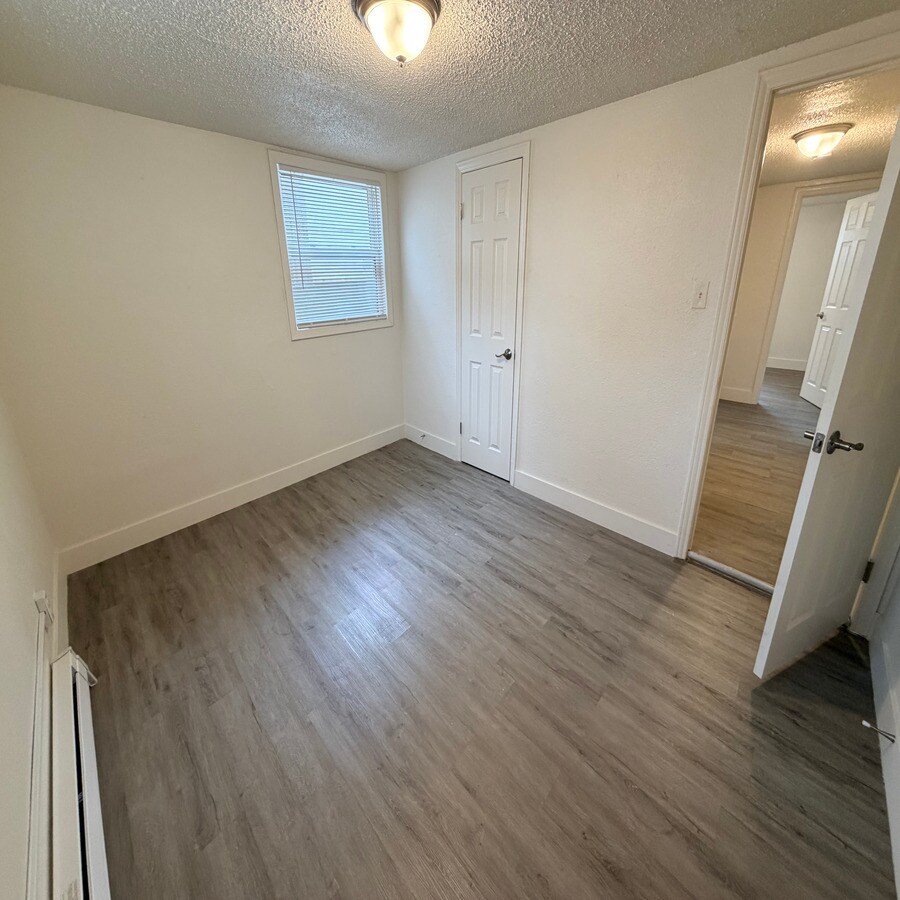 Building Photo - 1525 6th St