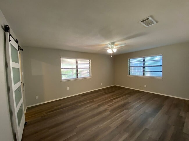 Building Photo - 5218 Green Valley Trail