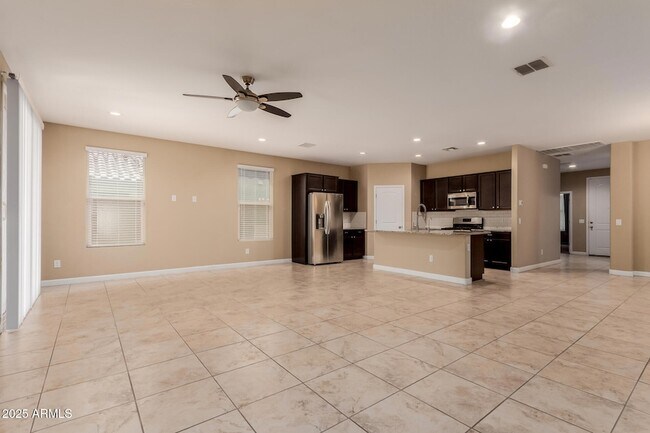 Building Photo - 10743 W Bronco Trail