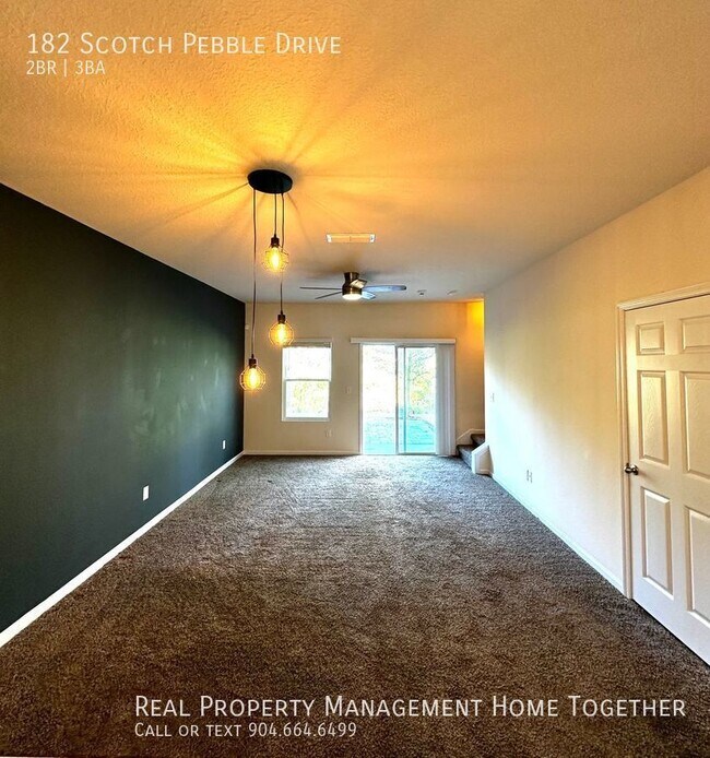 Building Photo - 2BR/2.5BA Like-New Peaceful Townhome