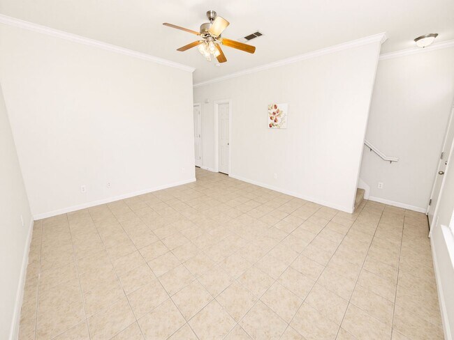 Building Photo - 2 bedroom Townhouse at Lake Beau Pre