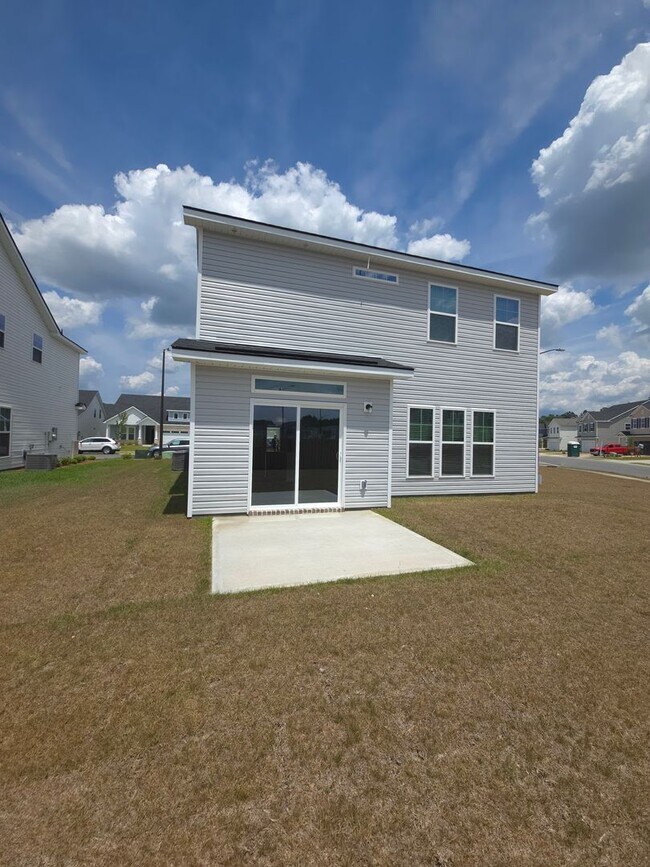 Building Photo - 101 Fenway St