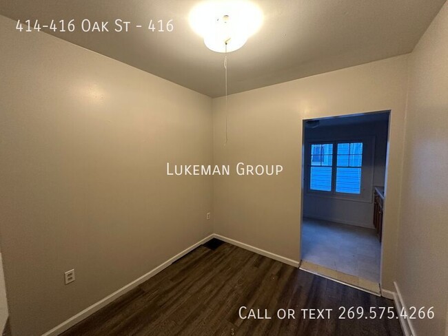 Building Photo - 416 Oak - 5 Bed/3 Bath Unit Near WMU/K Col...