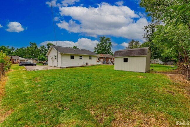 Building Photo - 2054 Conlin Ave
